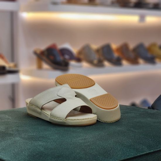 صورة حذاء تميمي جلد طبيعي مديل ت3